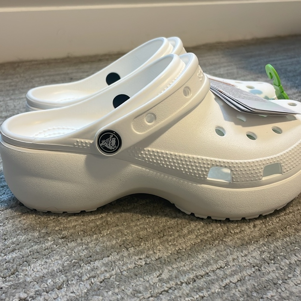 White platform crocs - Picture 3 of 3